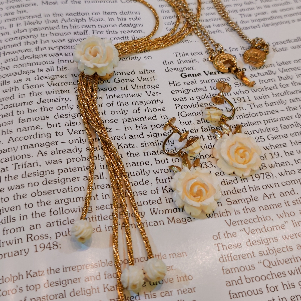 Rose sliding necklace & earring set.